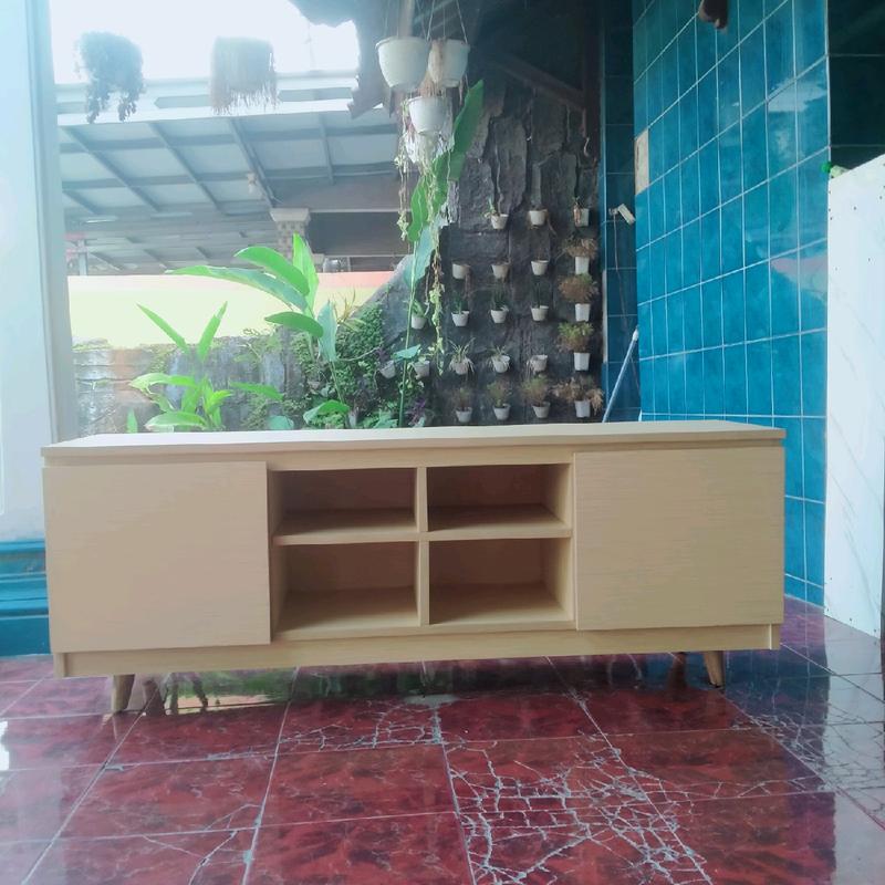 Meja TV Minimalis dan Elegan - Furniture 2