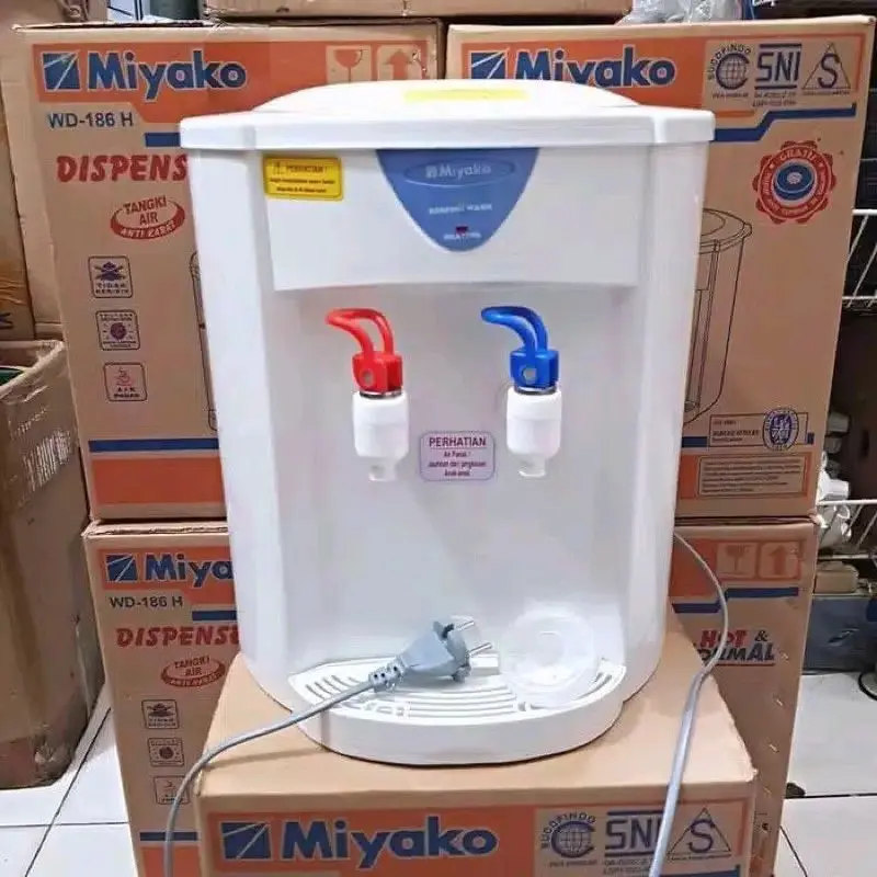 Dispenser Miyako 186H Hot & Normal memudahkan Anda untuk mengisi ulang air minum