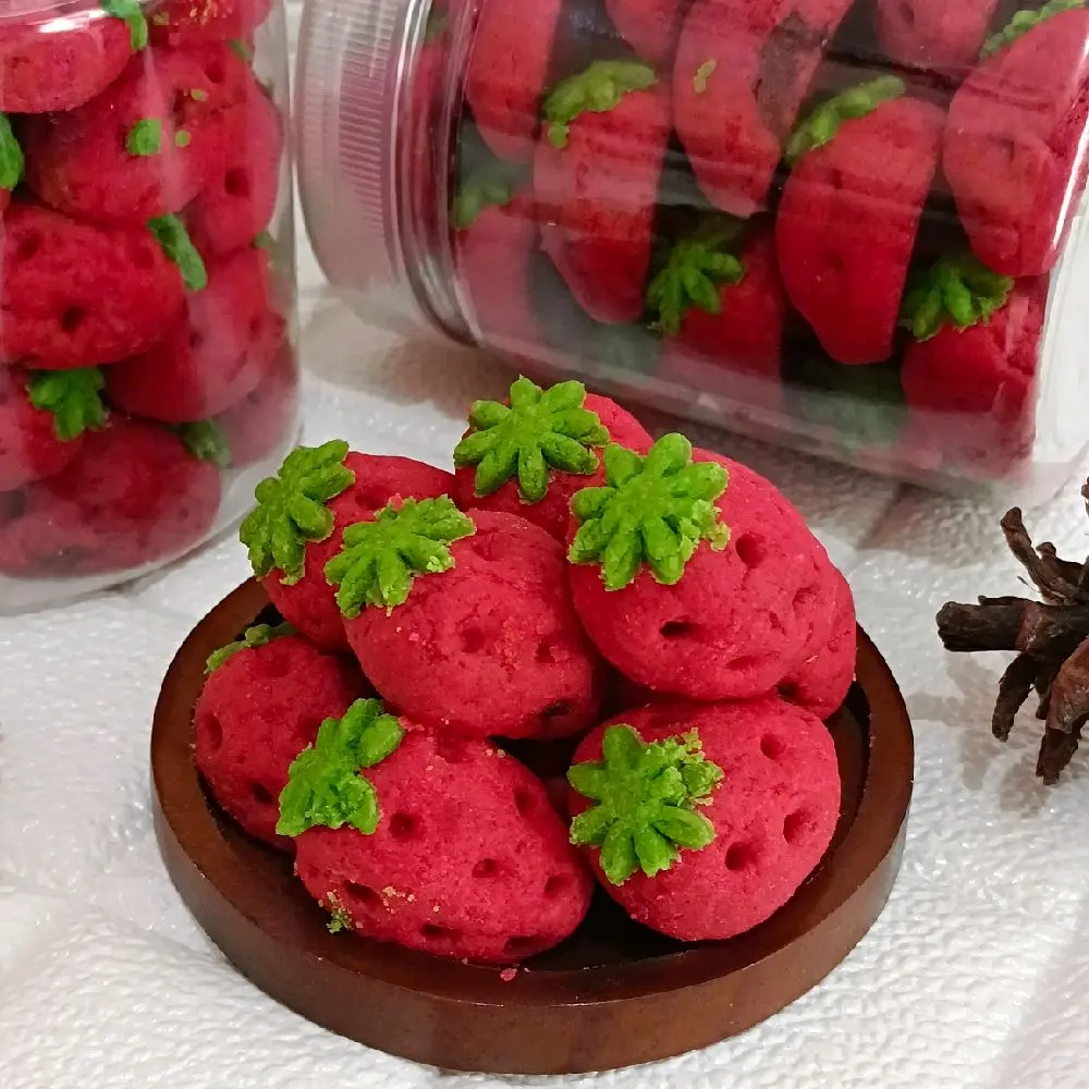 yoi cake  kue kering nastar strawberry toples 600ml Gula Food Gula Food