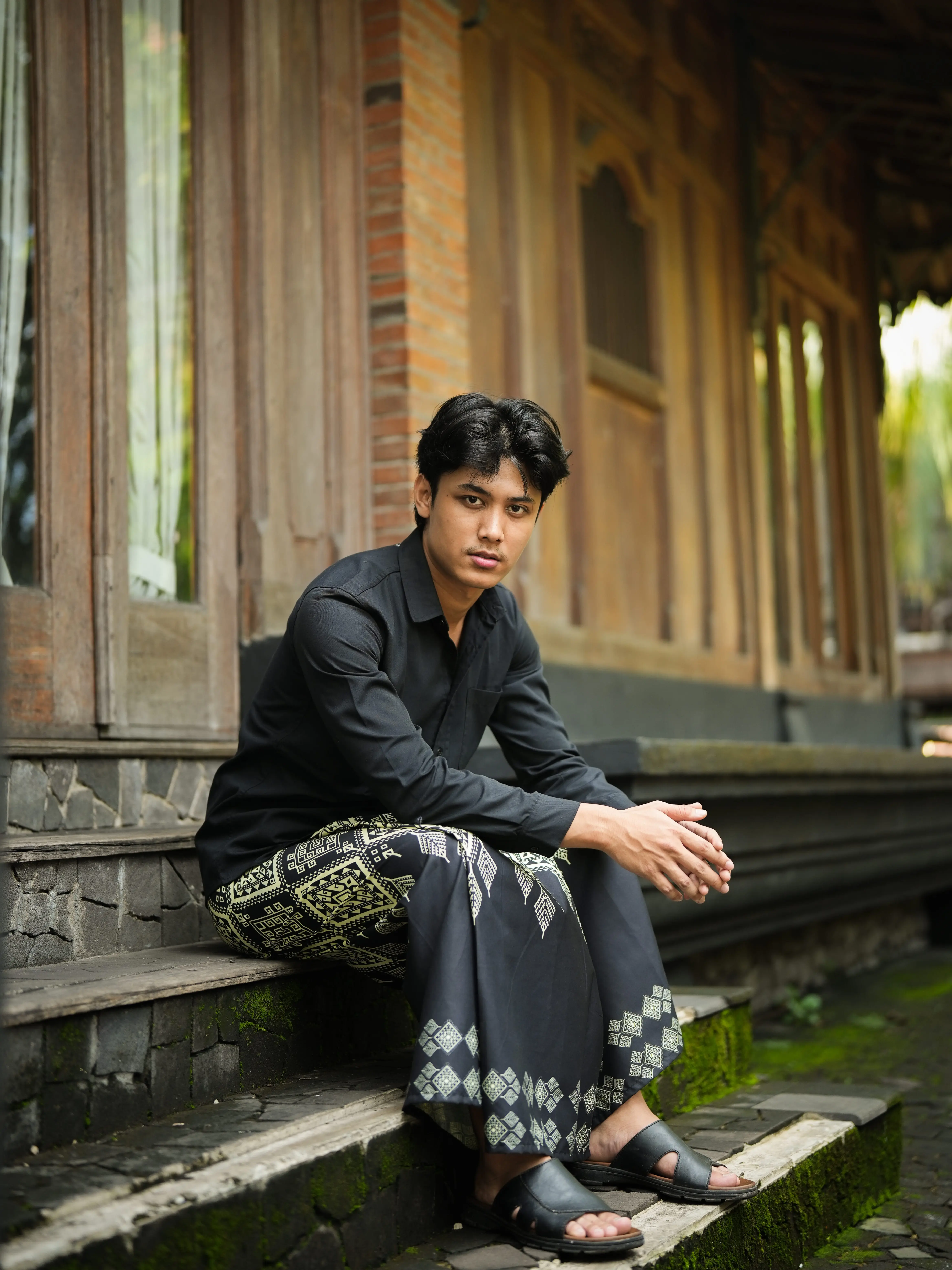 BATIK NAWILIS Sarung Batik Pria Dewasa Kain Katun Motif Manggala Hitam
