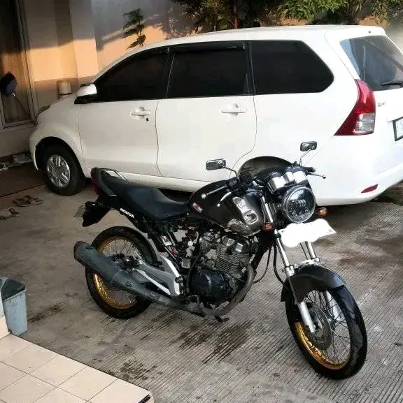 Braket lampu ninja dudukan lampu ninja pnp langsung pasang ke ninja R RR R Old R New S SS Kis Megapro Primus Megapro Hiu Tilas Tilam Tirev Megapeo Mono Megapeo New Verza Vixion Old Vixion New Scorpio Cbrold ScorpioSS MegaproSS VixionS Motor 7