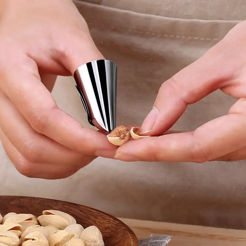 Stainless Steel Finger Guards for Peeling｜Reusable Vegetable Prep Tool｜Thumb Blade for Garlic, Beans & More