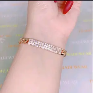 gelang tangan rantai motif persegi permata