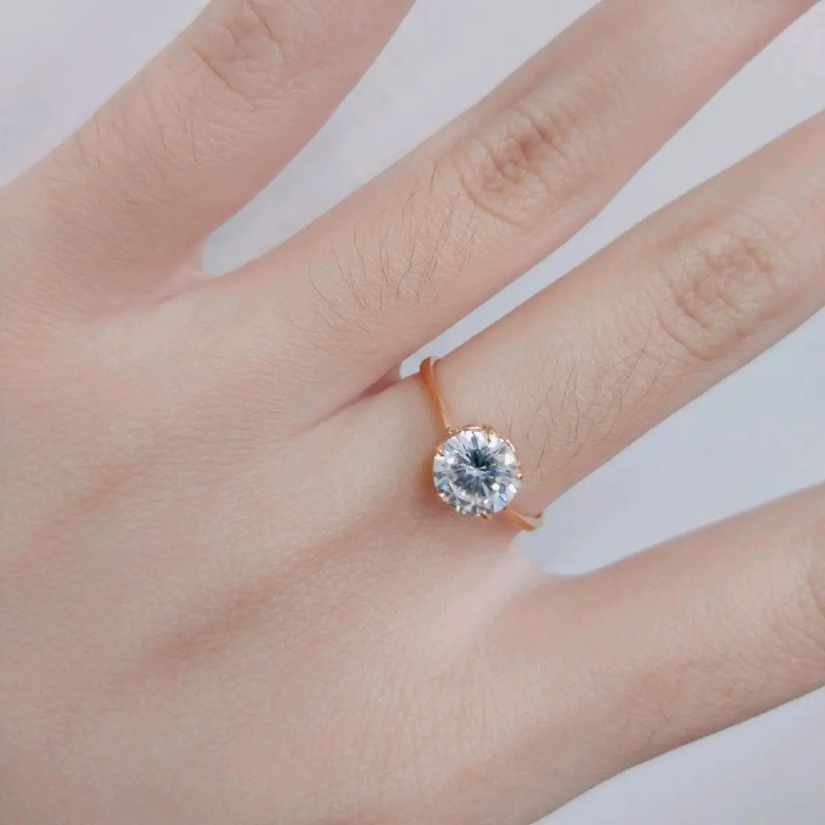 Cincin solitaire cantik elegan warna Rose gold  dan white gold cocok buat hari hari Hadiah Perhiasan Rings