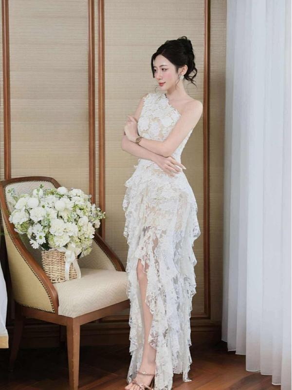  Đầm thiết kế sang chảnh lệch vai ren phối bèo xẻ K999 
