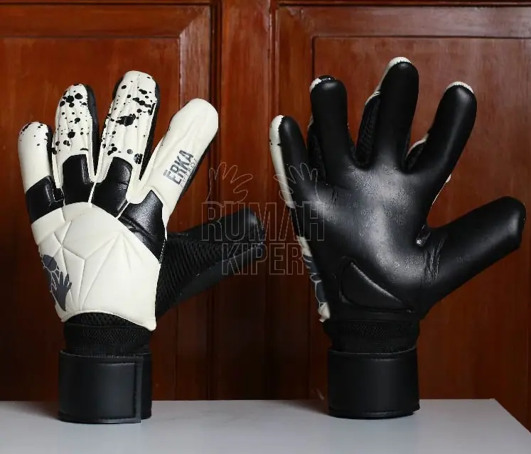 ERKA FUTBOL UNO 3.1  BLACK/WHITE (SKU : ERKA02 ) Sarung Tangan Kiper