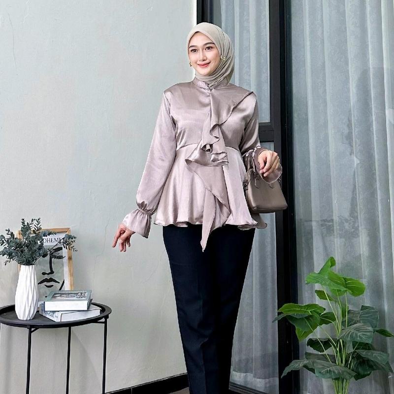 MARSYA TOP BAJU ATASAN WANITA BAHAN SHIMMER MODEL TRENDY DENGAN KARET TANGAN DAN RISLETING DADA 2
