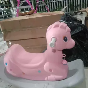 Molion Mainan Jungkat-jungkit Model Kancil M1003 Anak Kuda Bahan Plastik 2 Pilihan Warna Dan Model Kuda Untuk Anak 1-6 Tahun Berat Hingga 40 Kg