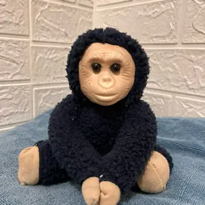 Boneka lucu. Dibuat memakai busa berkualitas. Bahannya sangat halus sekali. Nyaman di pegang untuk anak kecil.