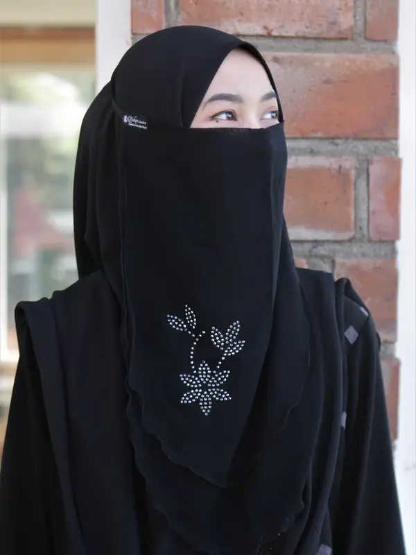 Cadar Shiffon Oval Dua Layer  Manik Tanpa Jahitan bawah mata 1