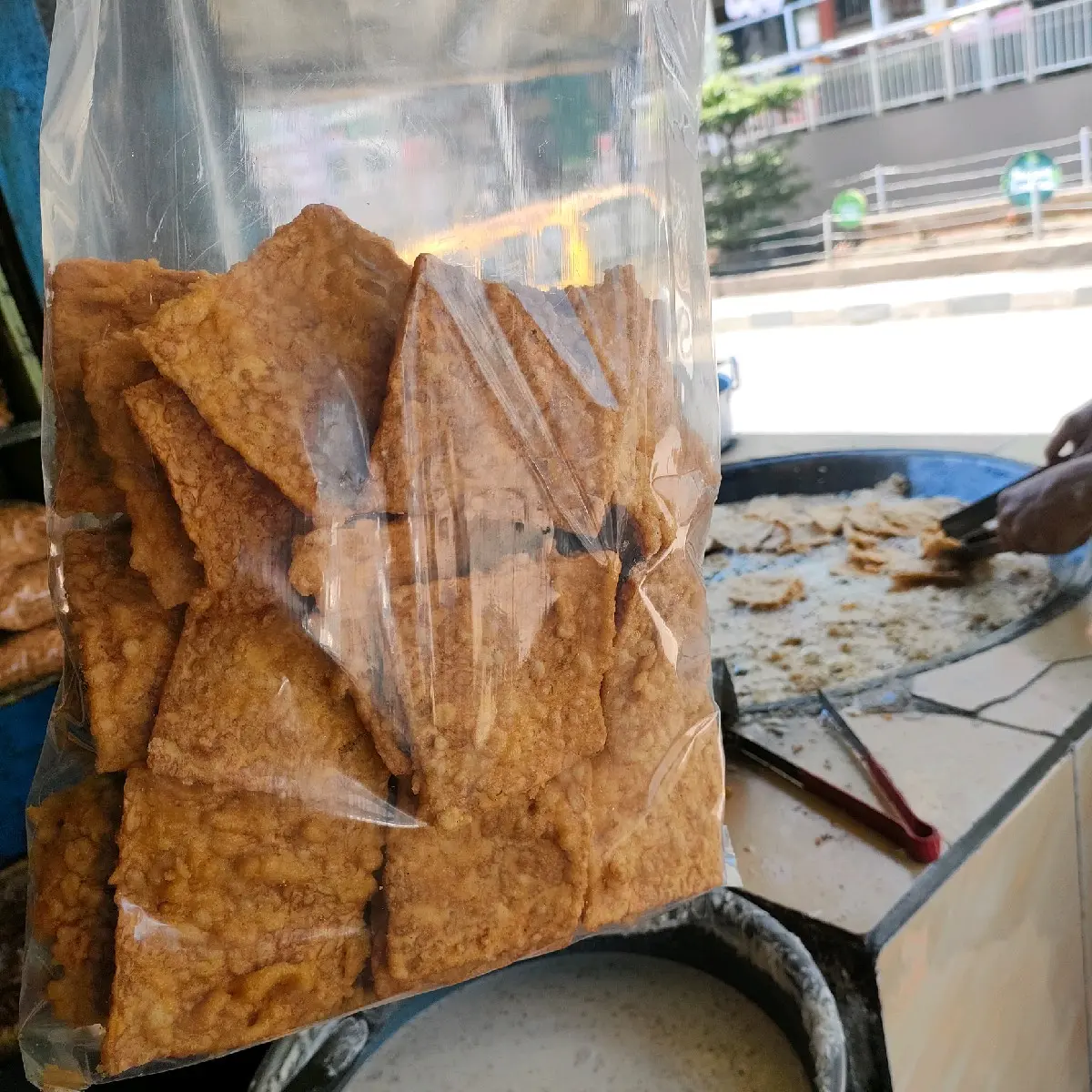 Snacks Tempe Goreng Oleh-Oleh Khas Kota Bandung - Pedas, Food