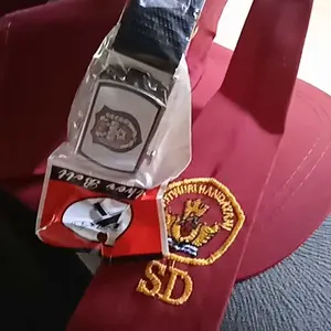 Paketan Topi Sekolah Dasar / Topi SD Dasi Karet Sabuk Kecil Bahan Pekat Jahitan Rapi Harga Terjangkau
