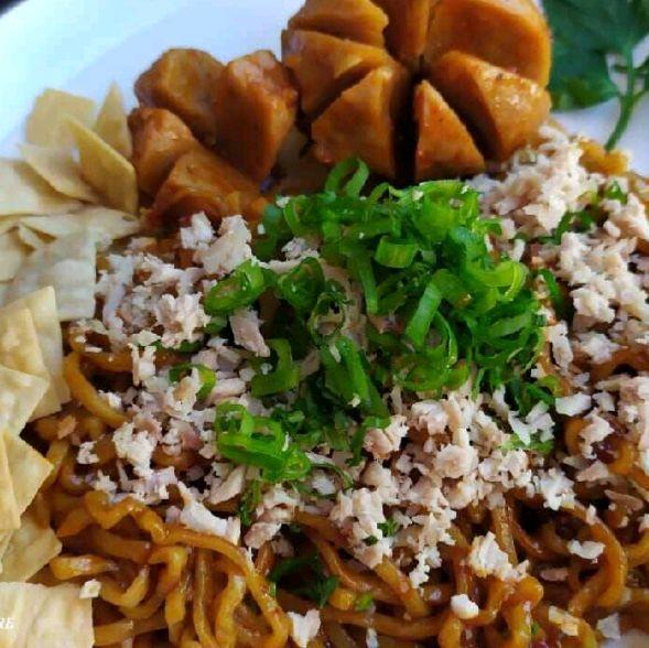 MI JEBEW komplit Instant Toping Bakso Mie Pedas 0