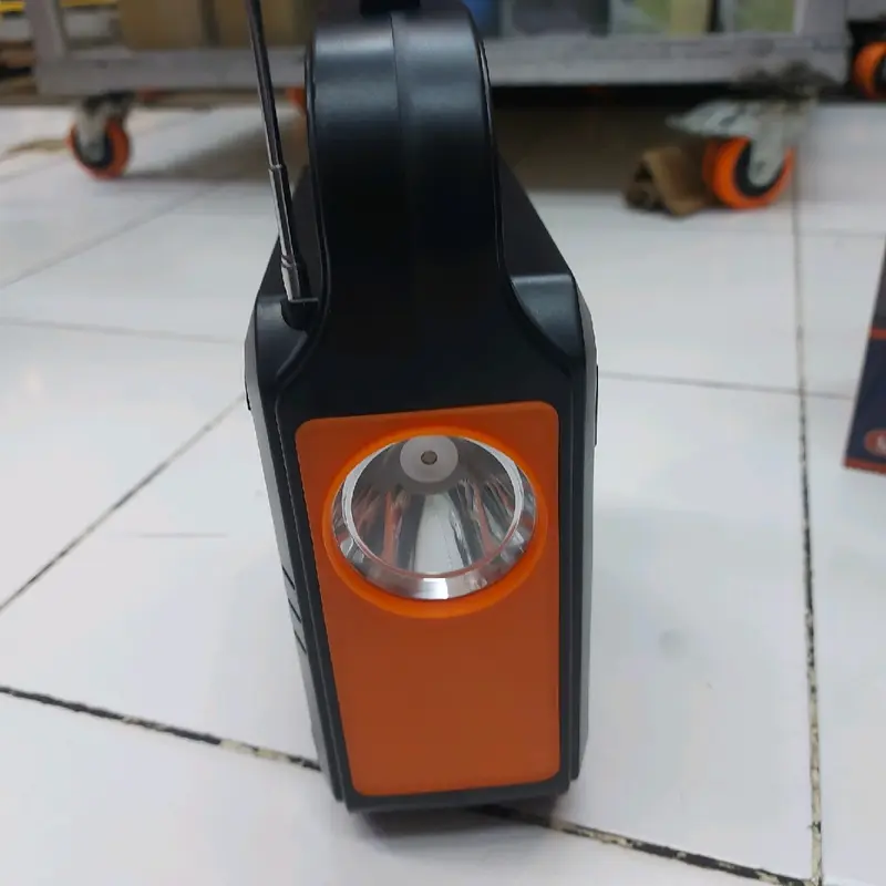 Solar Panel Bank Light 6.000 mAh Speaker Bluetooth Radio Senter Plus Lampu Bohlam 3 Pcs Ysf 200 2