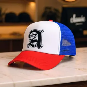 Topi trucker jaring merah putih biru inisial logo gotic huruf abjad A-Z topi trendy melindungi dari sinar UV