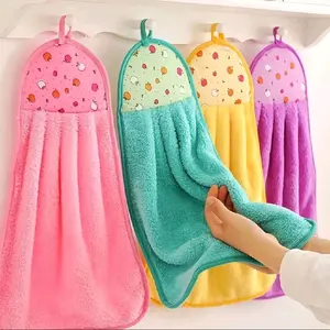 Kain Lap Tangan Model Gantung Hijau Lembut dengan Pola Bunga untuk Kebersihan