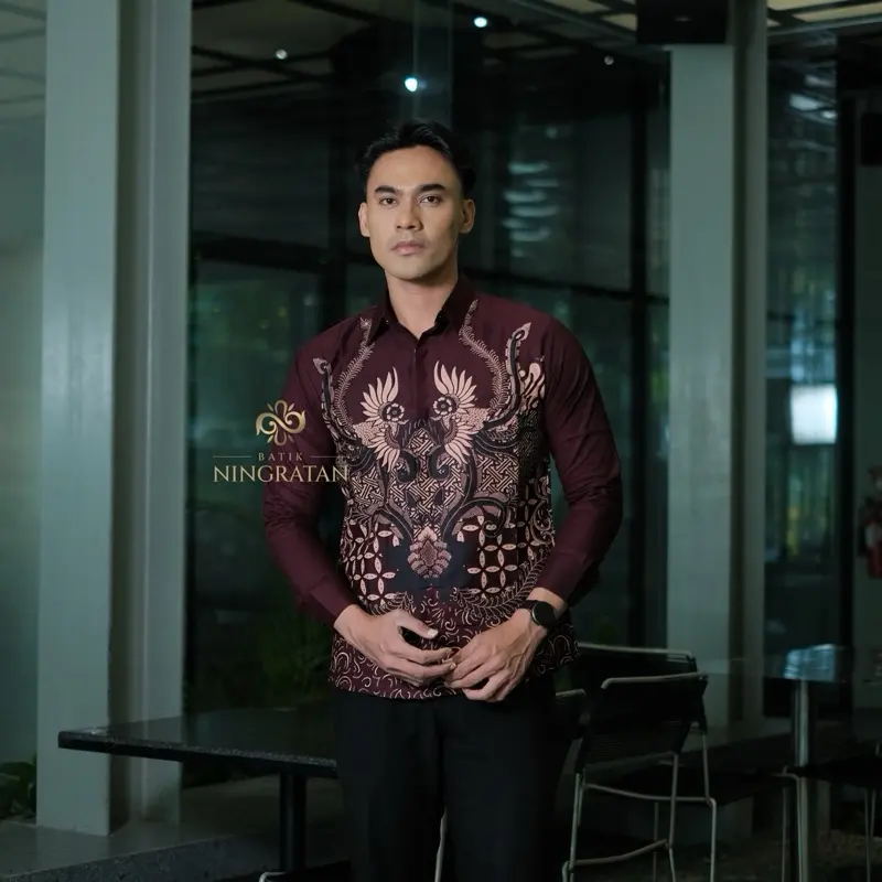 BATIK NINGRATAN MOTIF PRABUWIRA BURGUNDY MAROON Kemeja Batik Pria Premium Lengan Panjang Slimfit Lapis Furing Katun Prima Halus dan Adem anak muda keren