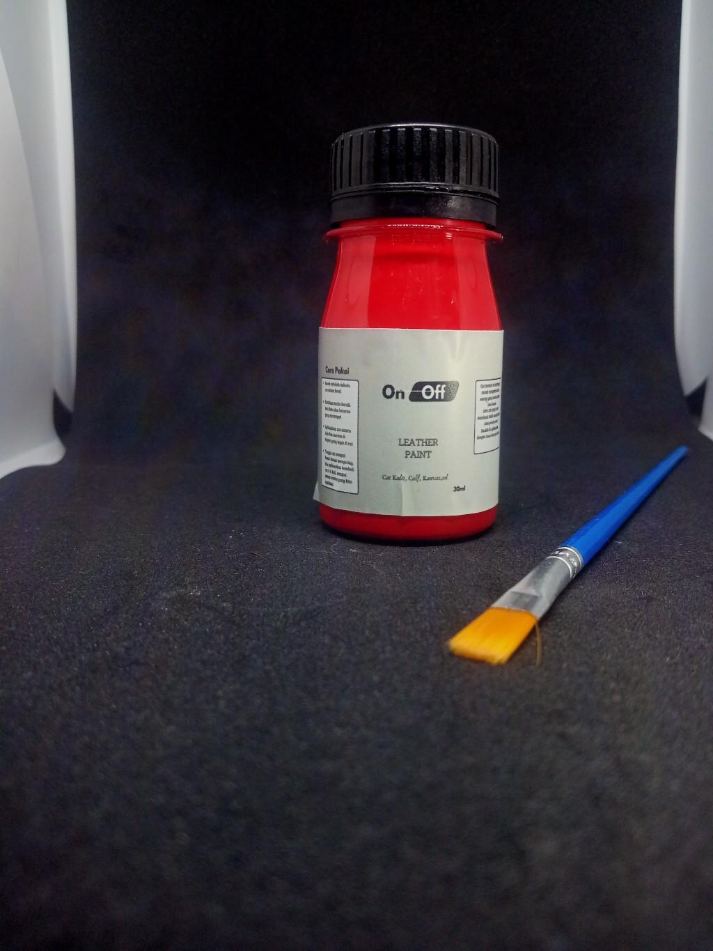 Cat Sepatu Kulit, Topi, Kaos, dan Lain-lain 30ml dengan Kuas Gratis