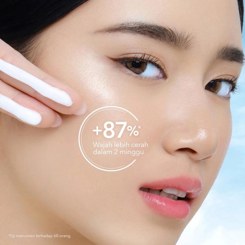 OMG Oh My Glow Bright Booster UV Barrier Sunscreen SPF 50 PA++++ 4
