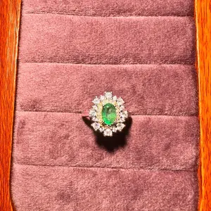 Cincin , anting ,liontin crystal emerald