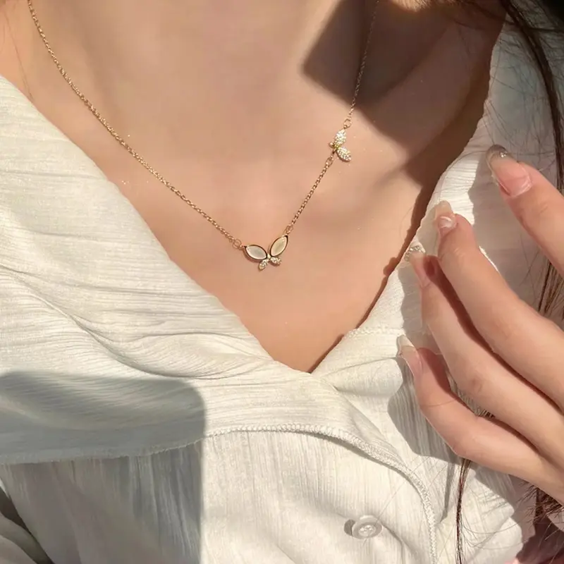 Kalung Titanium Wanita Liontin Kupu kupu Kramik Rantai Gold Anti Karat Dan Luntur Aksesoris Fashion Elegan Kekinian 2