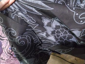 Product Review of MELEWIS HITAM Kemeja Batik Pria Lengan Panjang Warna Hitam Full Furing Katun Slimfit from E**N 1