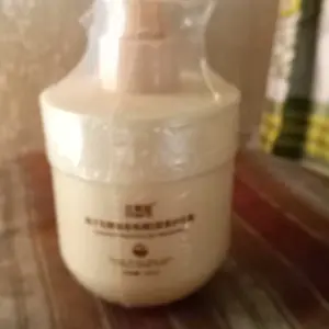krim tangan Pemutih Cream Tangan keriput dan kasar Aroma bunga Melati 100 Asli 300ml Vitamin E hand krim pelembut tangan kering dan keriput cream tangan dan kaki keriput dan kasar