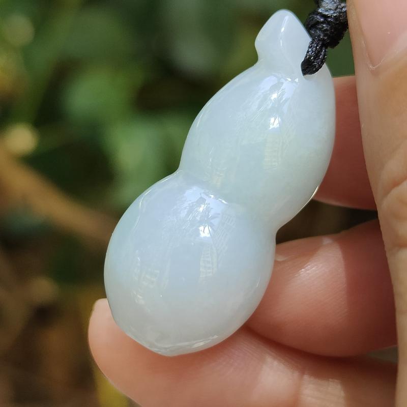 Kopitiam Blessing Natural Type A Jadeite Gourd Pendant (Sku: pendant437) 2
