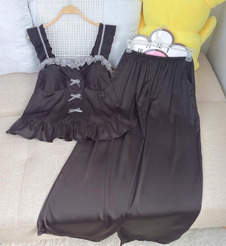  Bigsize 65kg-90kg Đồ Ngủ Nữ Đồ Ngủ Sexy Đồ Ngủ Xinh. Set Ngủ Nữ Quần Dài Bigsize Lụa Latin Cao Cấp Áo 2 Dây Bảng Phía Trước Phối bèo dúng. Quần Dài Có Túi Women Cute Pijama 