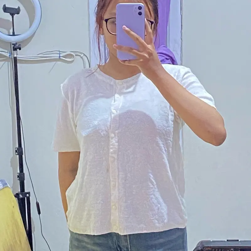 Atasan putih lengan pendek wanita 0