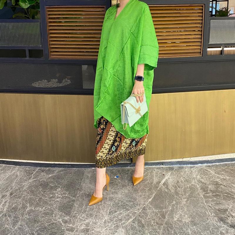 Lausboutique-Tunik Aruna-Seri Ice-Hanya Atasan Polos Fit Loose 3