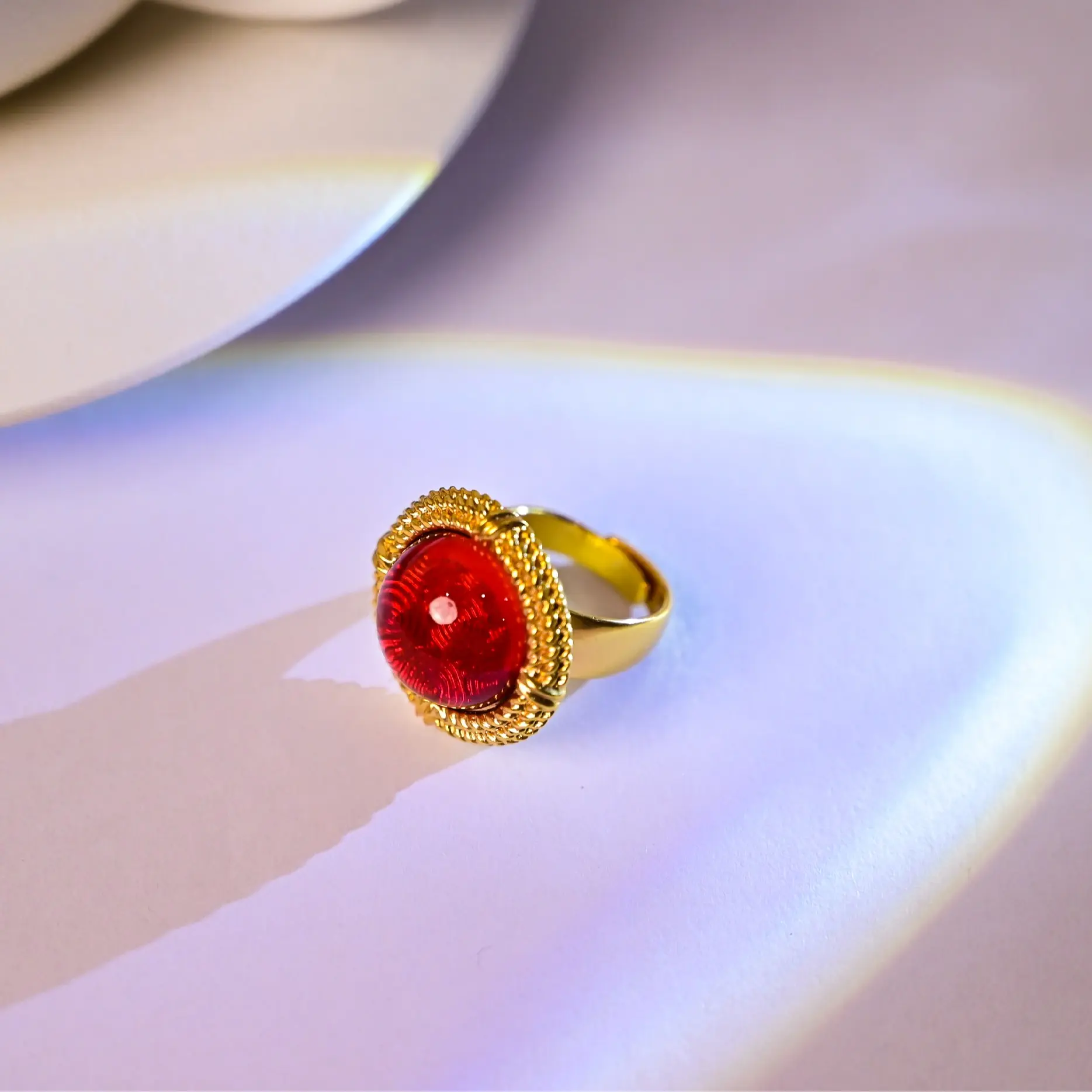 Popular minimalist circular red cat eye ring