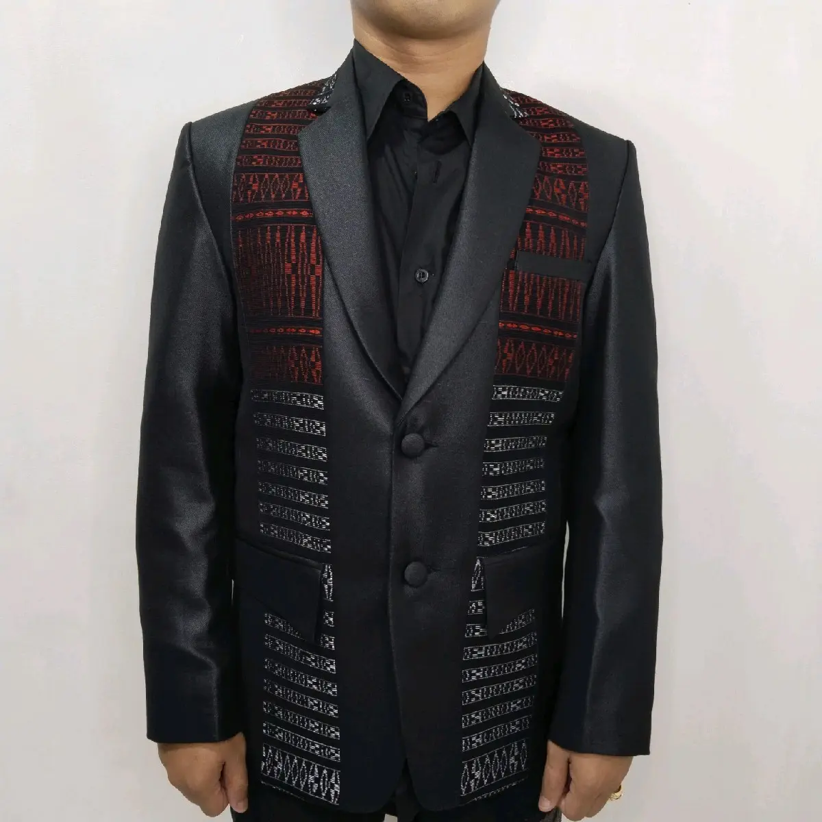 KODE:(18)HITAM GLOSY JAS ULOS PREMIUM(jas+celana+dasi+caver jas+hanger jas) Setelan Formal Pria Slimfit