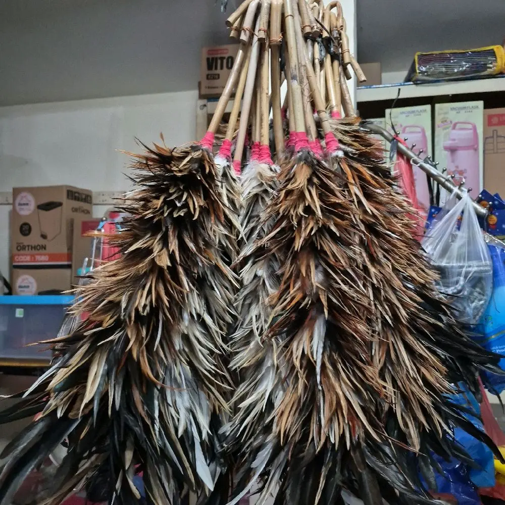 Kemoceng Pembersih Bulu Ayam Lokal / Kemoceng Bulu Ayam Lokal Besar