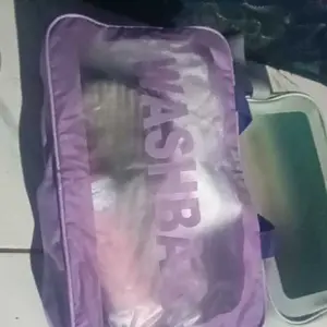 Washbag Elegan Waterproof Ringan Praktis Bahan Premium Travel Friendly Cantik Fungsional Tahan Air & Mudah Dibersihkan wash bag