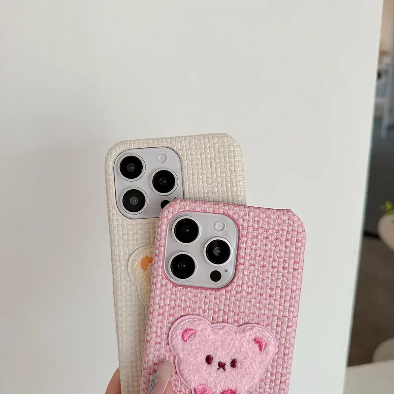 Ốp iPhone, Hàng Mới Về, Họa Tiết Dệt Thời Trang, Gấu Thêu Dễ Thương, Thích Hợp Cho iPhone 16, 15, 14, 16Promax, Pro Plus, 13, 12, 11, Promax, 16Pro, Xr, X, Xsmax, Chống Sốc, Ốp Bảo Vệ Điện Thoại 5