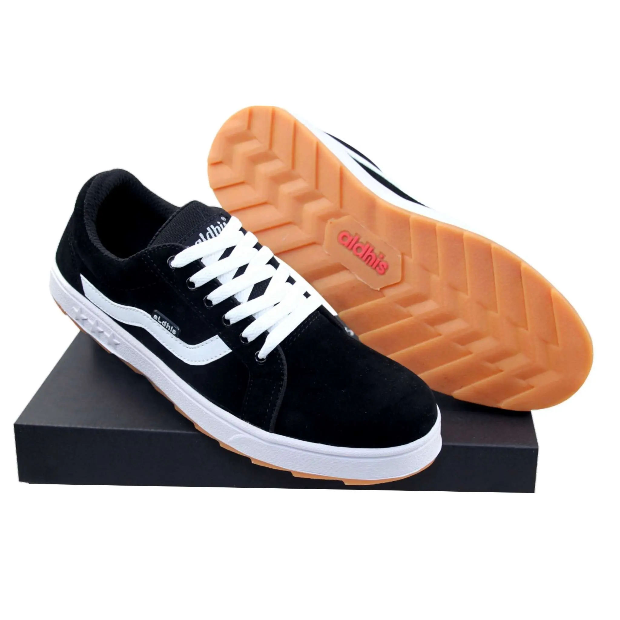 Sepatu Pria Casual Sneakers Cowok Original Brand Aldhis A210 Hitam Putih Buat Gaya Kerja  dan Santai