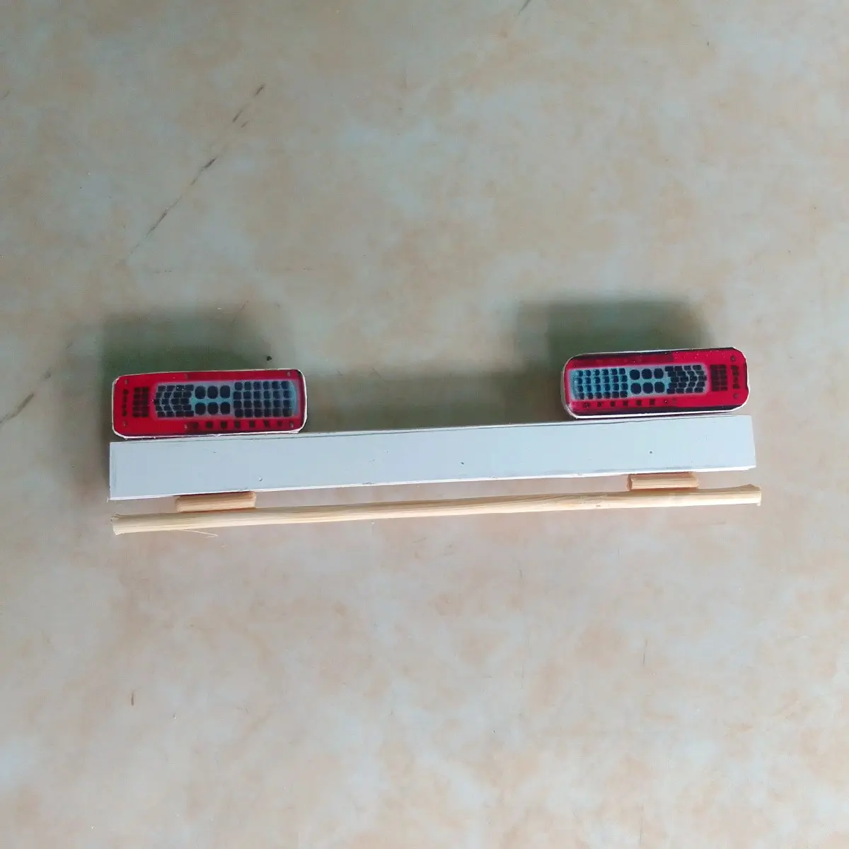 stoplamp belakang miniatur truk plastik