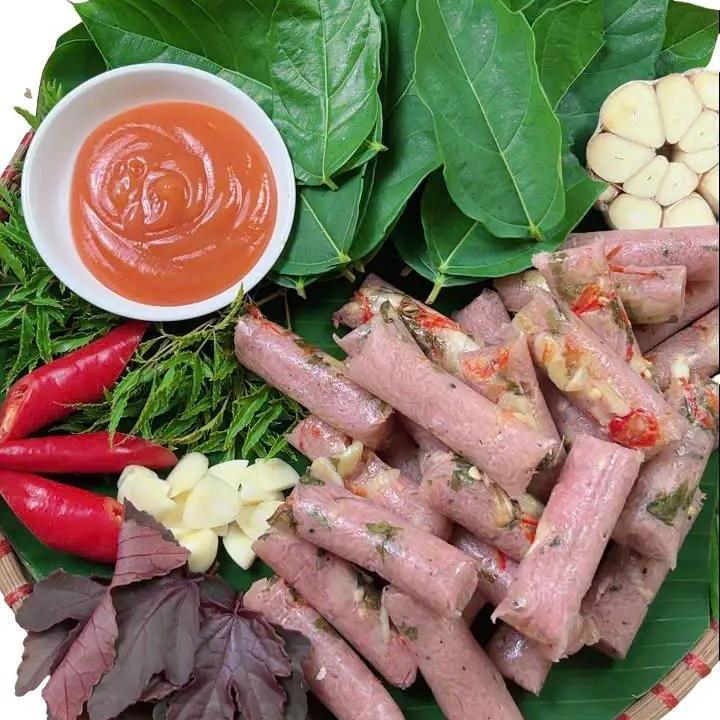  Mua 30 tặng 20= 50 cây nem chua nhỏ vị chua cay giòn dai đậm đà ngon hơn khi bảo quản trong tủ lạnh ngăn mát 