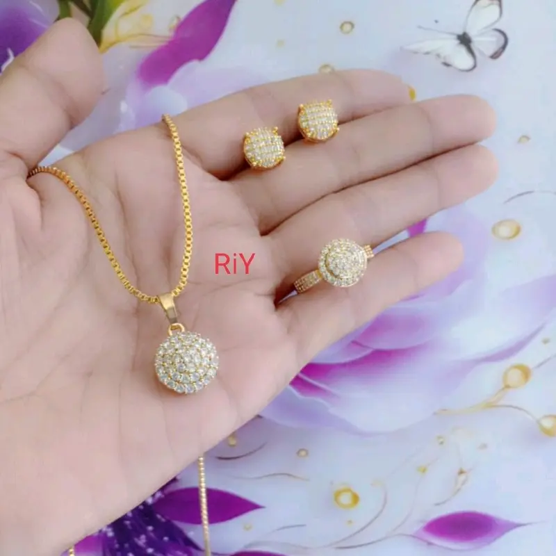 Set replika berlian lapis emas  cocok dijadikan hadiah nataru 1