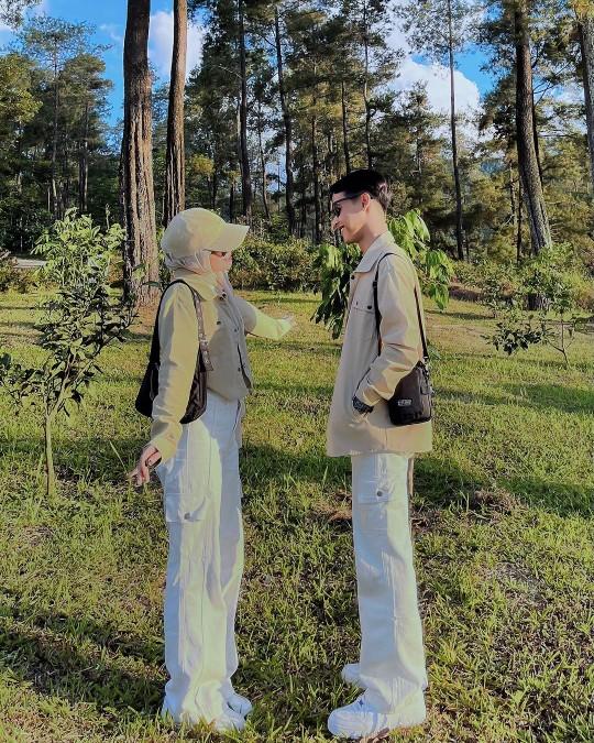 Product Introduction of Set Couple Pasangan Dapat 2 PCS Semi Parka Korean Style 7