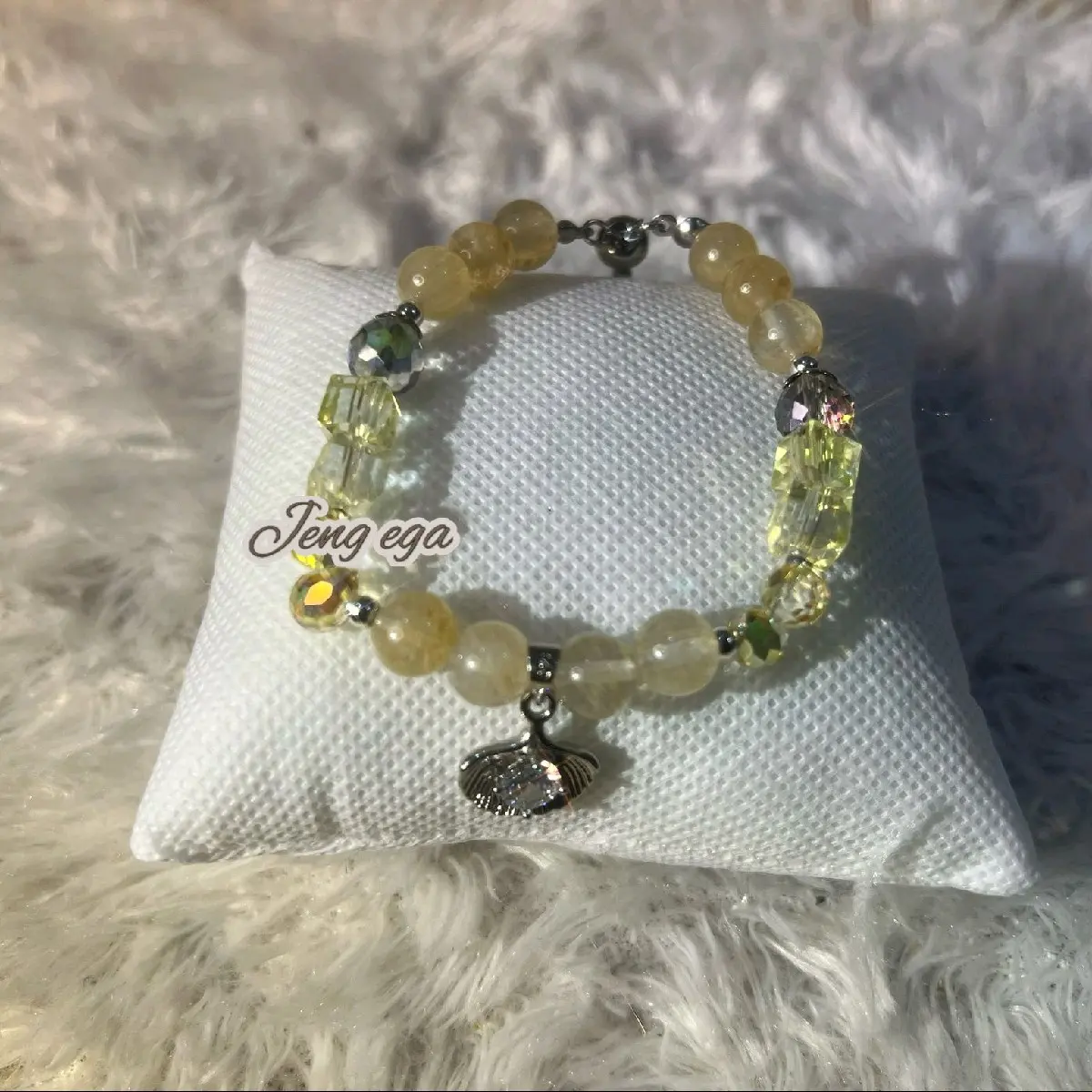 gelang citrine  dengan kristal austria. bergaya korean . style
