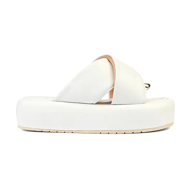 Sandália Feminina Zature Flatform Plataforma Tiras X Cruzada Acolchoadas Antiderrapante Enfeite Metalizado