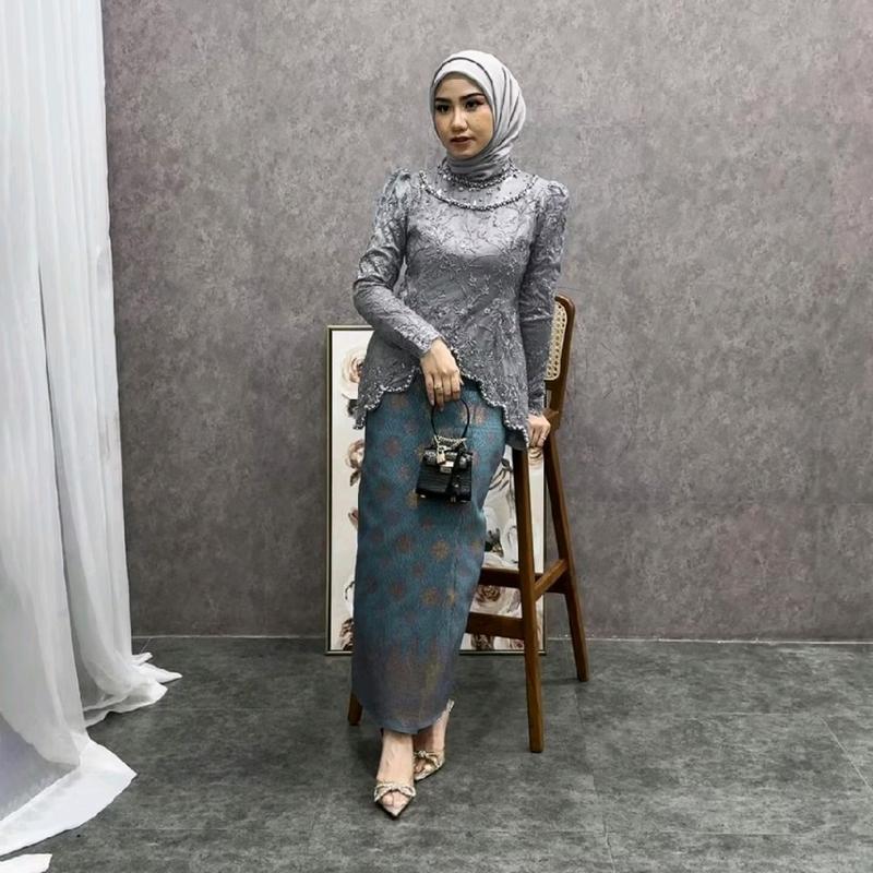 Debatik - Setelan Kebaya Batik Couple Kemeja Lengan Panjang Batik Katun Prada Atasan Kebaya Brukat Premium Lapis Furing Full Payet Mewah Simple Kebaya Kondangan Outfit Lamaran 2025 Wanita Baju Pasangan Pesta Sarimbit Brokat Wisuda Celana Polos Keluarga 3
