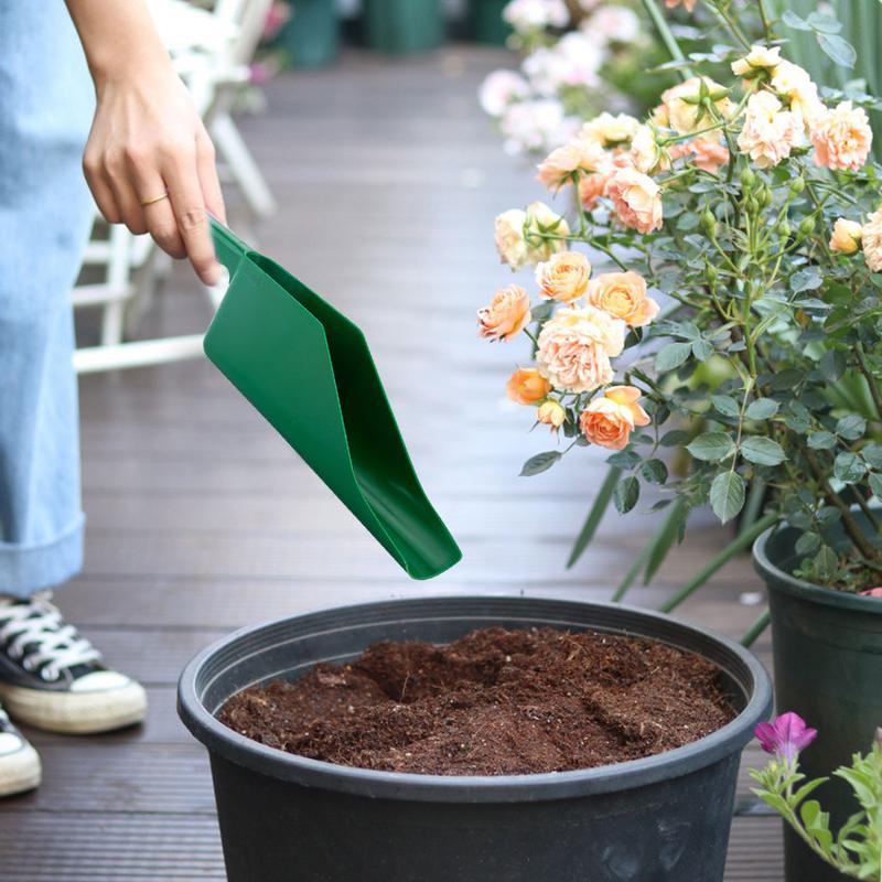 Product Introduction of Gutter Getter Scoop Cleaning Roof Tool Flex Fit Dirt Debris Remove Multi Use Eaves Garden Leaf Gutter Spoon Shovel Supplies 35