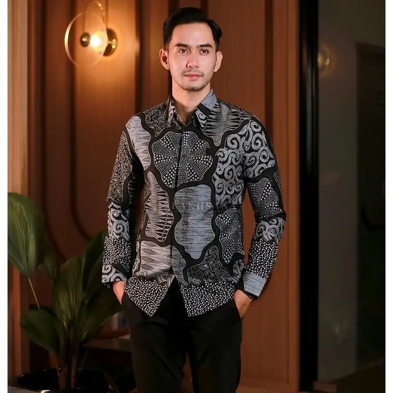 Baju Kemeja Batik Pria Lengan Panjang Santai Distro Halus Premium Jumbo Size M L XL XXL Dewasa Kerja Keren Motif Mewah Nyaman Cowok Casual Katun 4