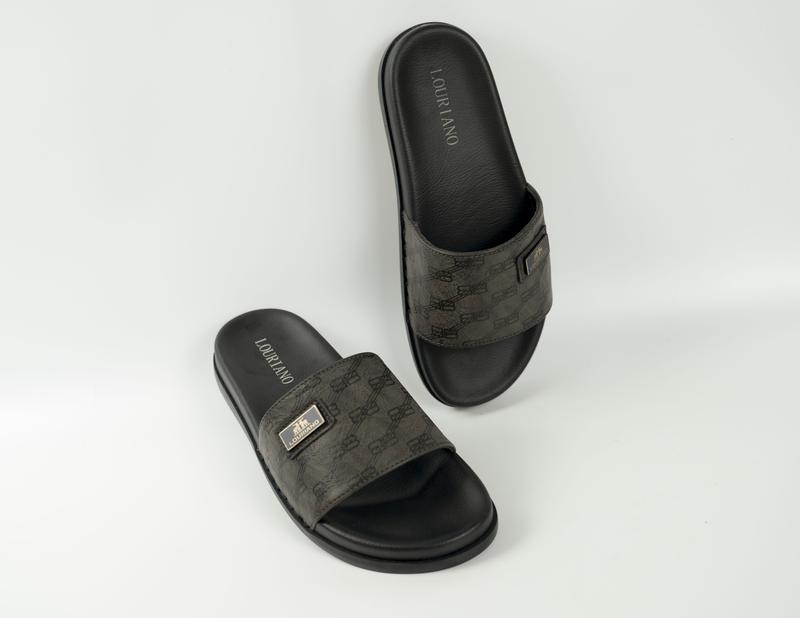    LOURIANO   Dép lê quai ngang nam louriano Khâu Quai 2 bên liền đế. Chất liệu quai da bò Đế cao su đúc êm chân - Mã LR01 có 2 màu: Đen Lông Chuột 