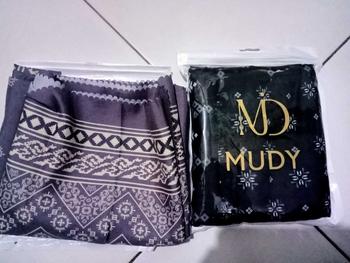 Product Review of Hijab Segiempat Motif Syari Mudymudy from r**a 1