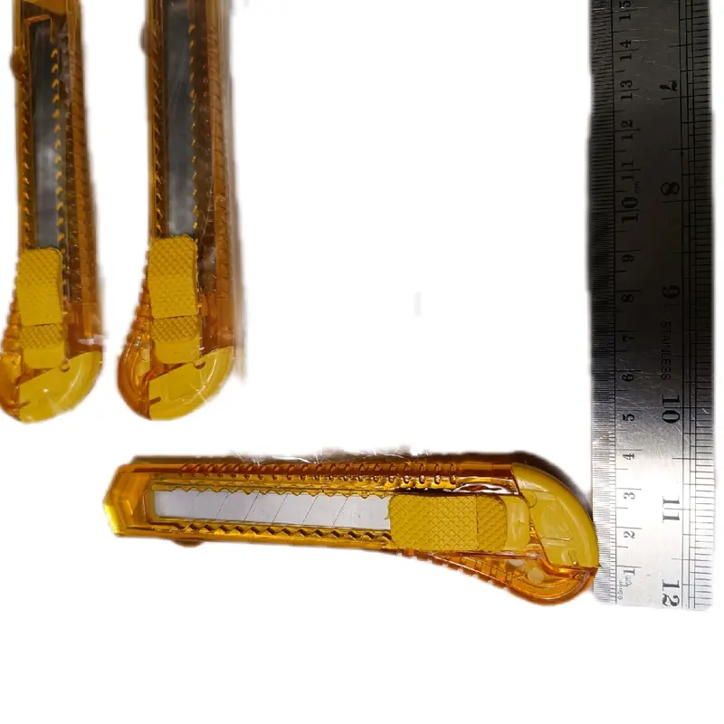 Cutter Besar Transparan ELEPHANT (1 Renteng Isi 12 Pcs) - Cocok untuk Pemotongan Kertas dan Karton di Sekolah dan Kantor 4