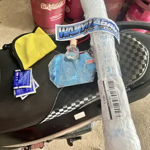 [EXCLUSIVE RENDI ANDIKA] Wiper Hybrid 1 Set Kiri dan Kanan Semua Jenis Mobil Universal FREE Sticker Wahyu Abadi Bonus 5 Item